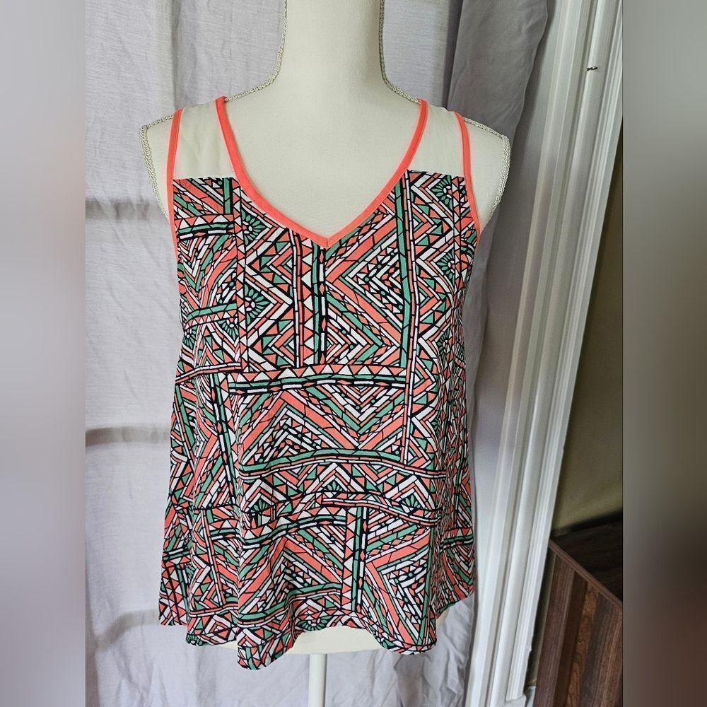 Geometric Patterned Women's Top Size Small